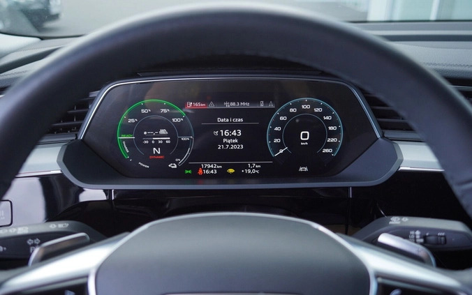 Audi e-tron cena 219000 przebieg: 17940, rok produkcji 2021 z Jeziorany małe 466